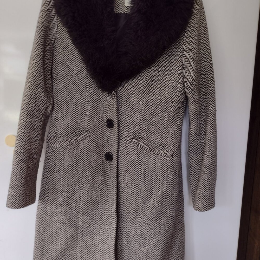 George Brand WOMEN'S BLACK AND WHITE HOUNDSTOOTH REMOVABLE FUR COLLAR - SIZE SM